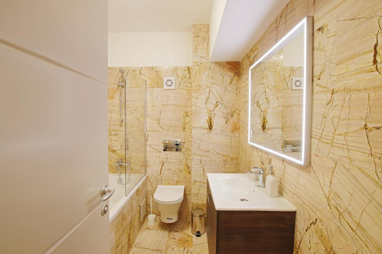Himson-Beige Apartment Iasi Exterior photo